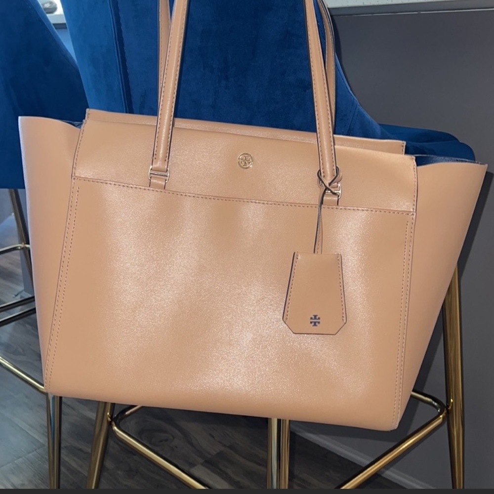 Tory Burch Robinson Tote and wallet